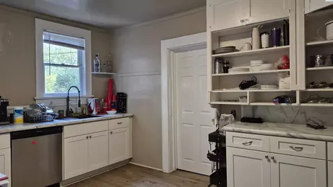Kitchen - 415 NE Colorado St, Pullman, WA 99163 photo 2 of 3
