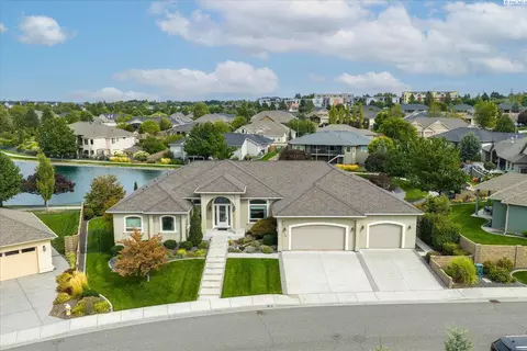 739 S Idaho Pl, Kennewick, WA 99336