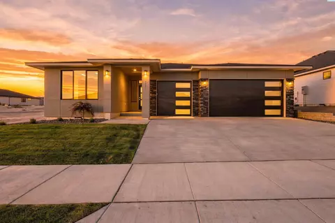 3731 Scout St, Richland, WA 99352