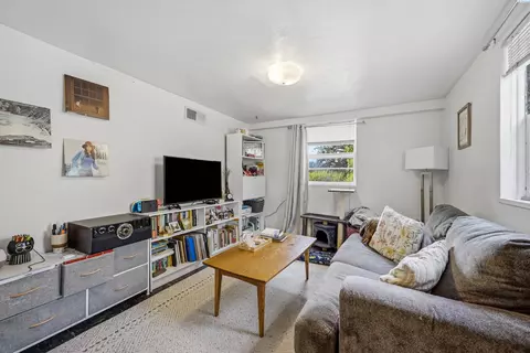 Living - 146-148 SE Water St, Pullman, WA 99163 photo 4 of 4