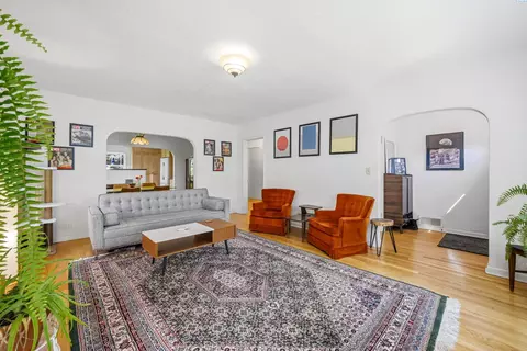 Living - 146-148 SE Water St, Pullman, WA 99163 photo 1 of 4
