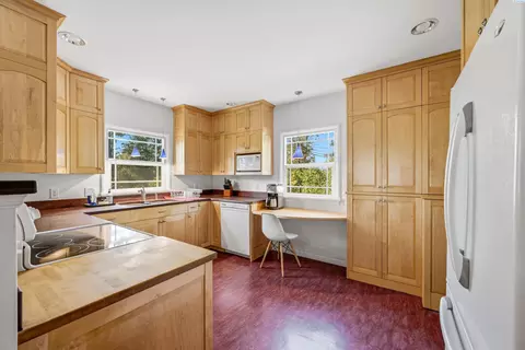 Kitchen - 146-148 SE Water St, Pullman, WA 99163 photo 3 of 5