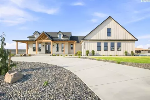 12701 Clark Fork Dr, Pasco, WA 99301