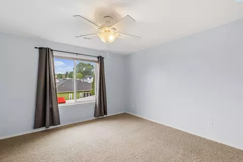 Bedroom - 225 Sanna Ct, Pullman, WA 99163 photo 6 of 7