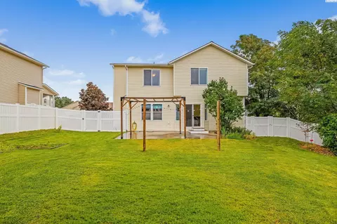 Exterior - 225 Sanna Ct, Pullman, WA 99163 photo 7 of 9