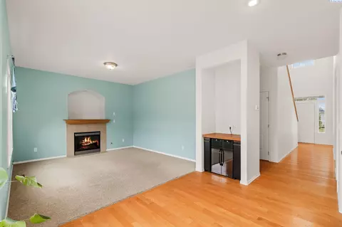 Living - 225 Sanna Ct, Pullman, WA 99163 photo 3 of 6