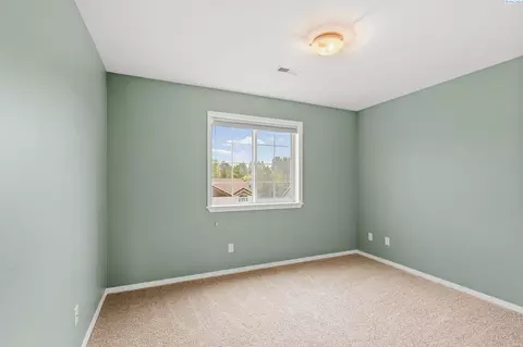 Bedroom - 225 Sanna Ct, Pullman, WA 99163 photo 1 of 7