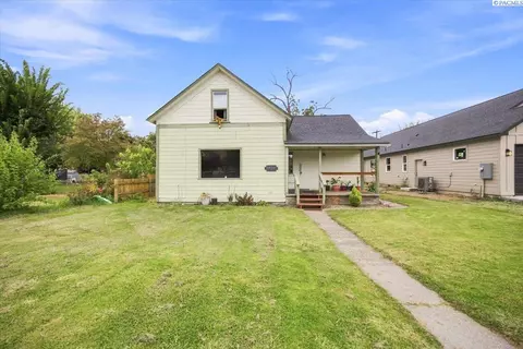 1424 Grant Ave, Prosser, WA 99350