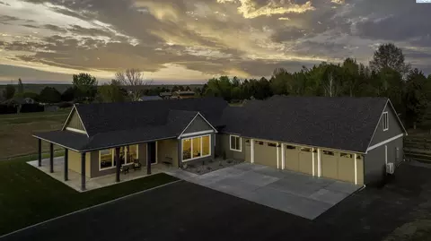 113723 N 302 Pr NE, West Richland, WA 99353
