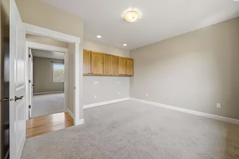 Bedroom - 1875 SW Barclay Ridge Dr, Pullman, WA 99163 photo 4 of 8