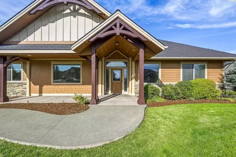 Exterior - 1875 SW Barclay Ridge Dr, Pullman, WA 99163 photo 6 of 7