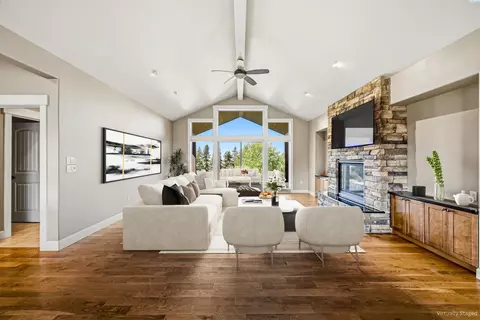 Living - 1875 SW Barclay Ridge Dr, Pullman, WA 99163 photo 1 of 7