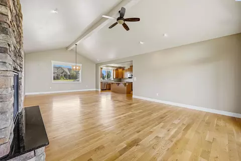 Living - 1875 SW Barclay Ridge Dr, Pullman, WA 99163 photo 6 of 7