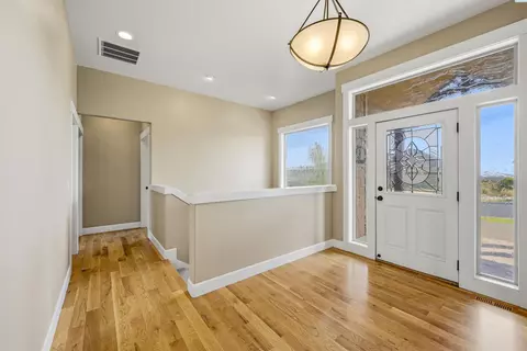Entry Way - 1875 SW Barclay Ridge Dr, Pullman, WA 99163 photo 1 of 2