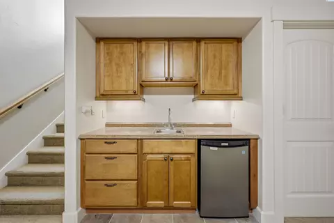 Kitchen - 1875 SW Barclay Ridge Dr, Pullman, WA 99163 photo 4 of 4