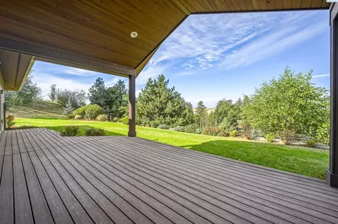 Exterior - 1875 SW Barclay Ridge Dr, Pullman, WA 99163 photo 2 of 7