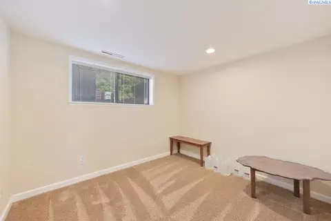Bedroom - 1015 NE Lake St, Pullman, WA 99163 photo 6 of 6
