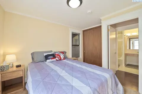Bedroom - 1015 NE Lake St, Pullman, WA 99163 photo 1 of 6