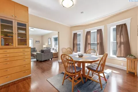 Dining - 1015 NE Lake St, Pullman, WA 99163 photo 1 of 2