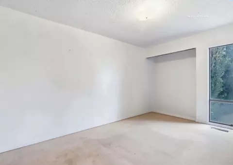Bedroom - 203-205 NW Ann St, Pullman, WA 99163 photo 3 of 12