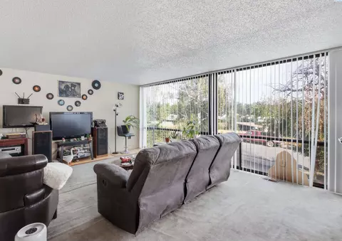 Living - 203-205 NW Ann St, Pullman, WA 99163 photo 1 of 6