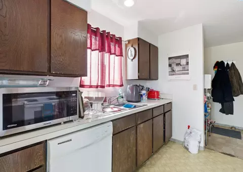 Kitchen - 203-205 NW Ann St, Pullman, WA 99163 photo 3 of 5