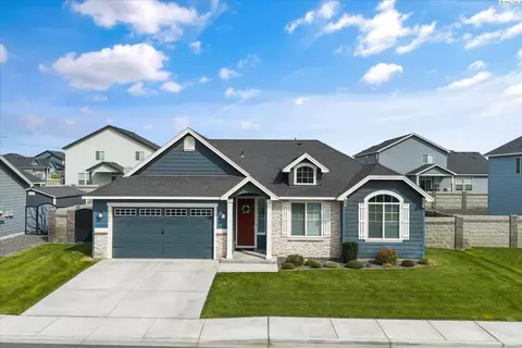 8404 Cardinal Peak St, West Richland, WA 99353
