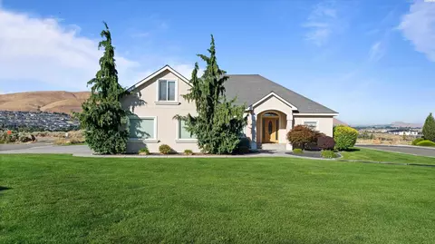 934 Allenwhite Dr, Richland, WA 99352
