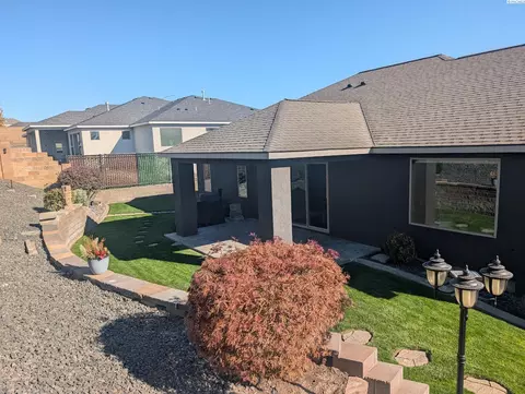 Exterior - 3802 Cook Ln, Pasco, WA 99301 photo 5 of 8