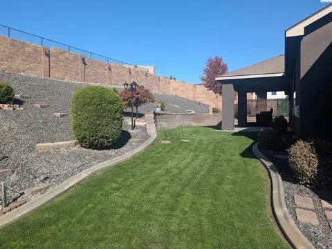 Exterior - 3802 Cook Ln, Pasco, WA 99301 photo 3 of 8