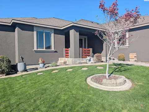 Exterior - 3802 Cook Ln, Pasco, WA 99301 photo 7 of 8