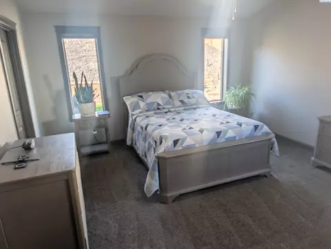 Bedroom - 3802 Cook Ln, Pasco, WA 99301 photo 4 of 4