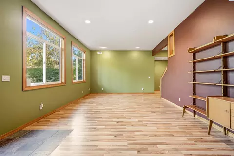 Living - 620 SEdge Knoll Dr, Pullman, WA 99163 photo 4 of 7