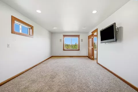 Bedroom - 620 SEdge Knoll Dr, Pullman, WA 99163 photo 1 of 7