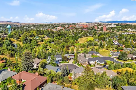 View/Area - 620 SEdge Knoll Dr, Pullman, WA 99163 photo 3 of 4