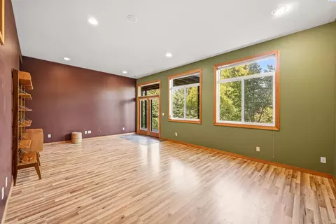 Living - 620 SEdge Knoll Dr, Pullman, WA 99163 photo 5 of 7