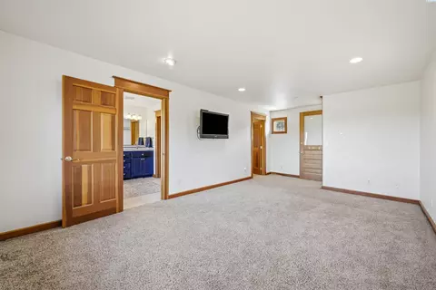 Bedroom - 620 SEdge Knoll Dr, Pullman, WA 99163 photo 2 of 7