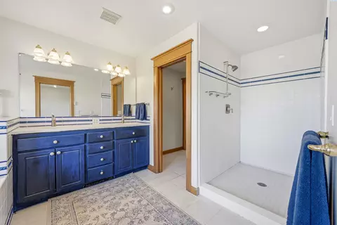 Bath - 620 SEdge Knoll Dr, Pullman, WA 99163 photo 1 of 5