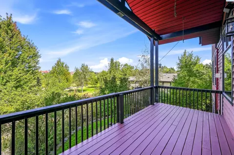 Exterior - 620 SEdge Knoll Dr, Pullman, WA 99163 photo 2 of 9