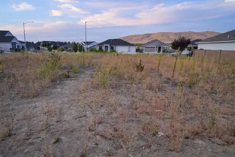 2582 Morris Ave, Richland, WA