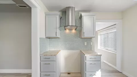 Kitchen - 215 N 12th Ave, Pasco, WA 99301 photo 2 of 2