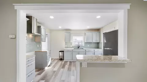 Kitchen - 215 N 12th Ave, Pasco, WA 99301 photo 1 of 2