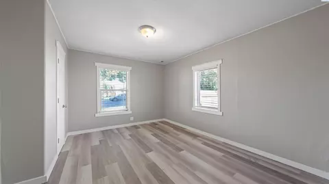 Bedroom - 215 N 12th Ave, Pasco, WA 99301 photo 3 of 4