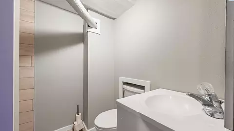 Bath - 215 N 12th Ave, Pasco, WA 99301 photo 1 of 3