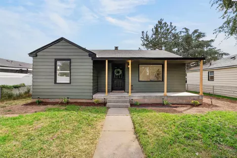 805 S Hawthorne St, Kennewick, WA 99336