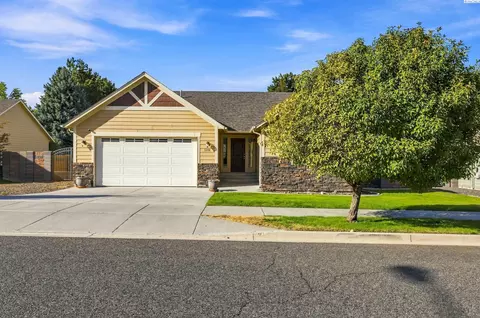 5208 W 28th Ave, Kennewick, WA 99338