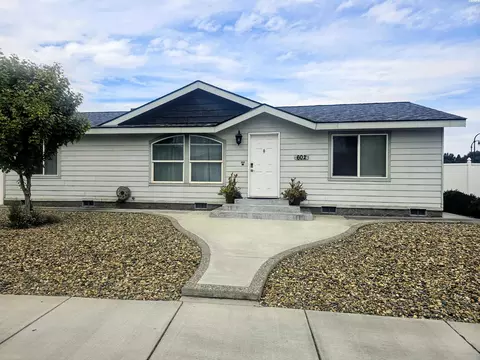 602 New Gate Dr, Prosser, WA 99350