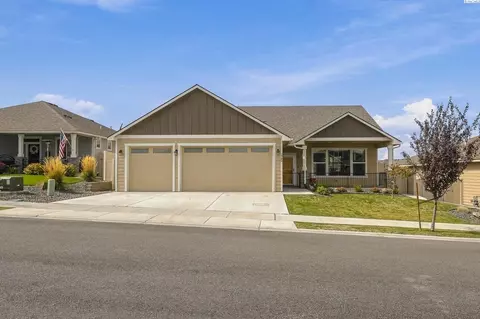 3742 S Van Buren Pl, Kennewick, WA 99338