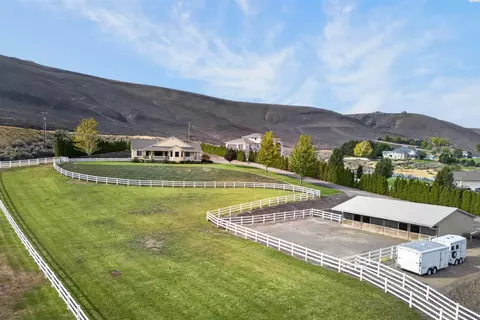 30436 S 984 Pr SE, Kennewick, WA 99338