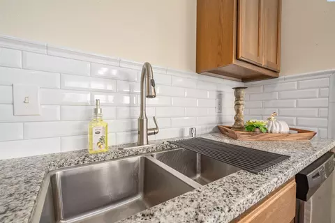 Kitchen - 5808 Pimlico Dr, Pasco, WA 99301 photo 5 of 5